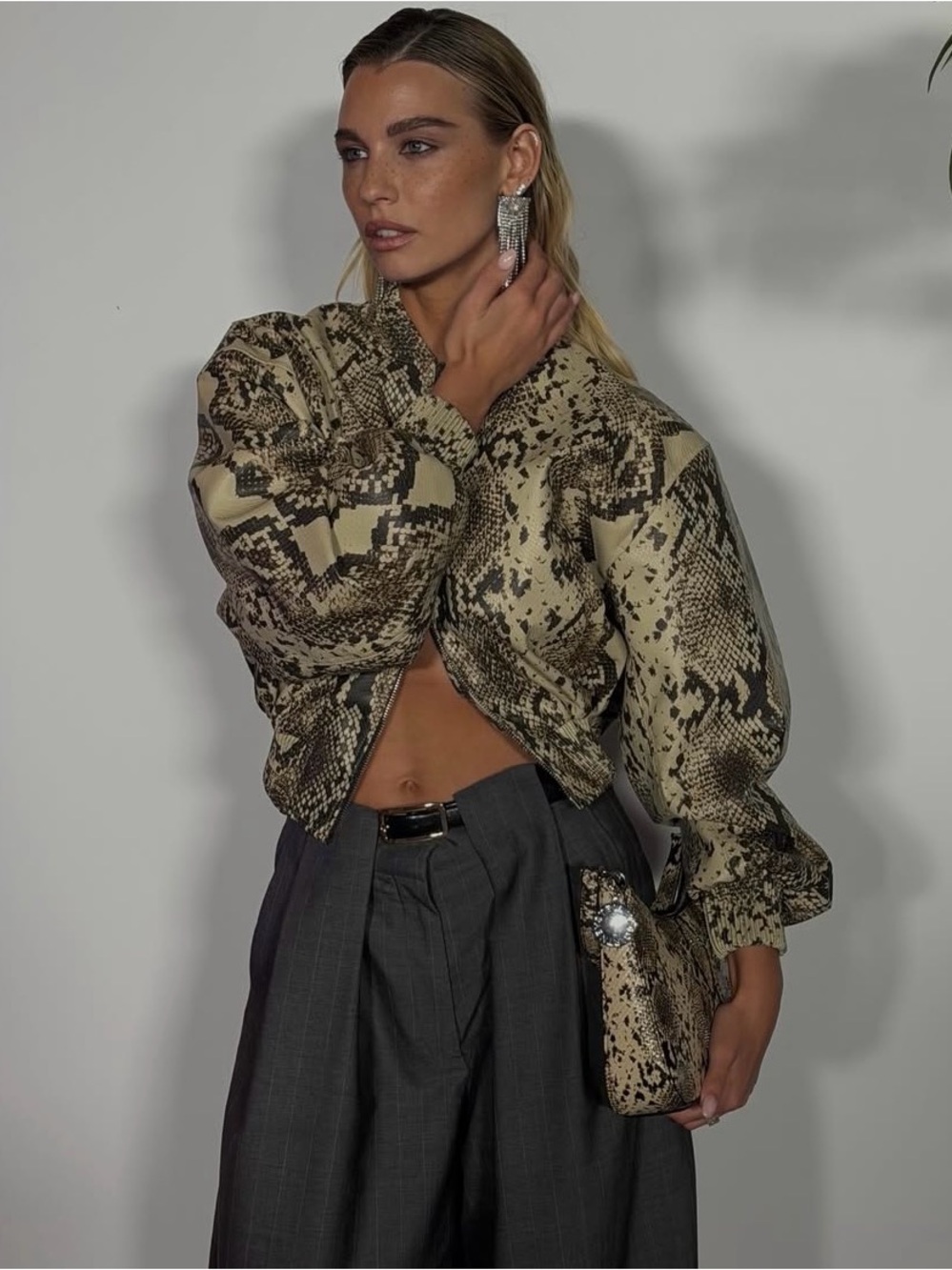 STELLA MCCARTNEY H&M
NWT SNAKESKIN-PRINT BOMBER JACKET SIZE SMALL